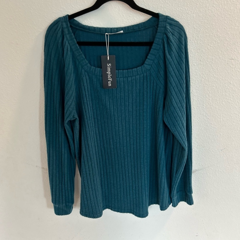 Simple Fun Women’s Teal Sweater Tunic
NWT

Size XL